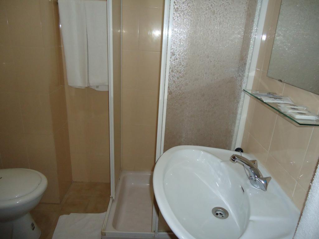 Residencial Coroa D'Ouro Hotel Fátima Kamer foto