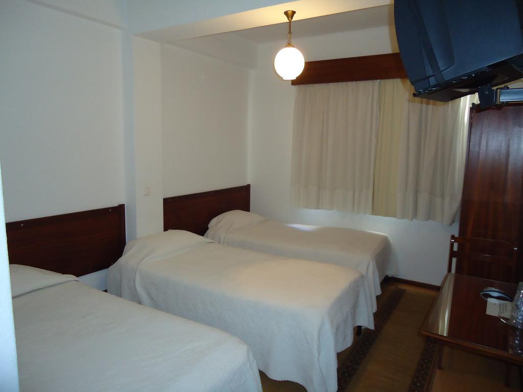Residencial Coroa D'Ouro Hotel Fátima Kamer foto
